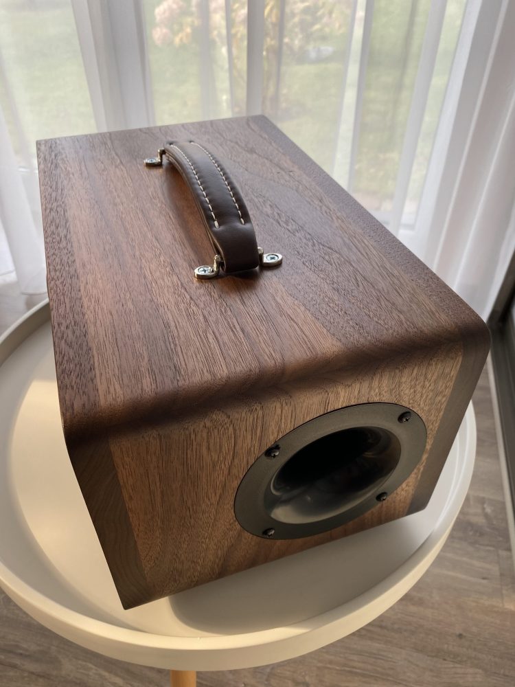 SoundBox 2.1 Mini Walnut 8 Wood4Sound | bluetooth kolonele | ranku darbo kolonele I garso kolonele| nesiojama kolonele
